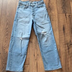 LEVIS ribcage straight ankle light wash size 26 EUC